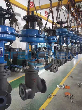 氣動襯氟調(diào)節(jié)閥產(chǎn)品圖片